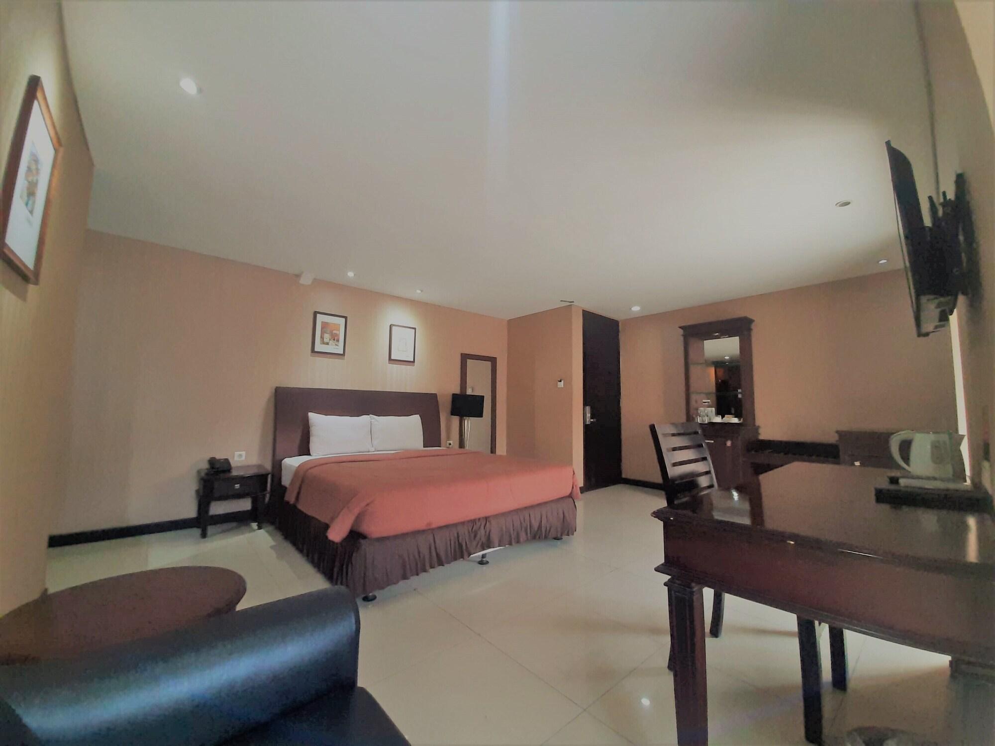 The Palais Dago Hotel 3*