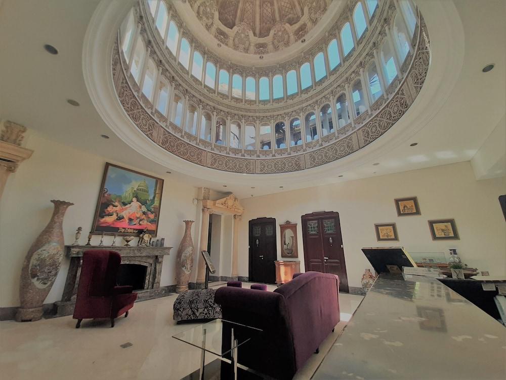 Hotel The Palais Dago Bandung