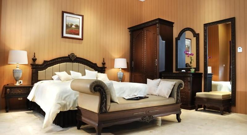 Hotel The Palais Dago 3*